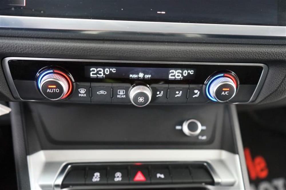Q3   Q3 35 TDI S tronic Busi