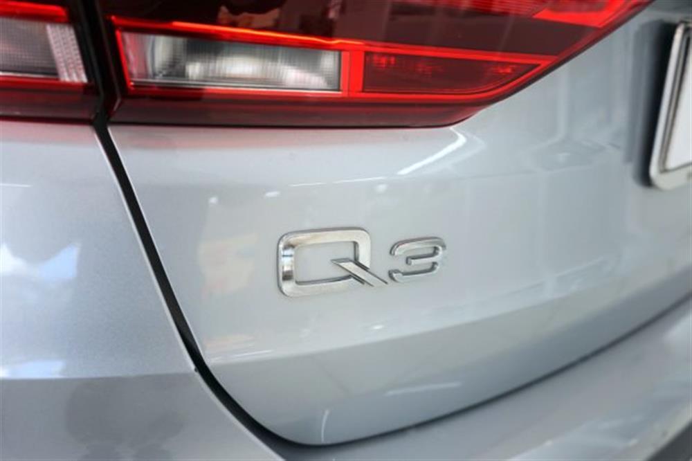 Q3   Q3 35 TDI S tronic Busi