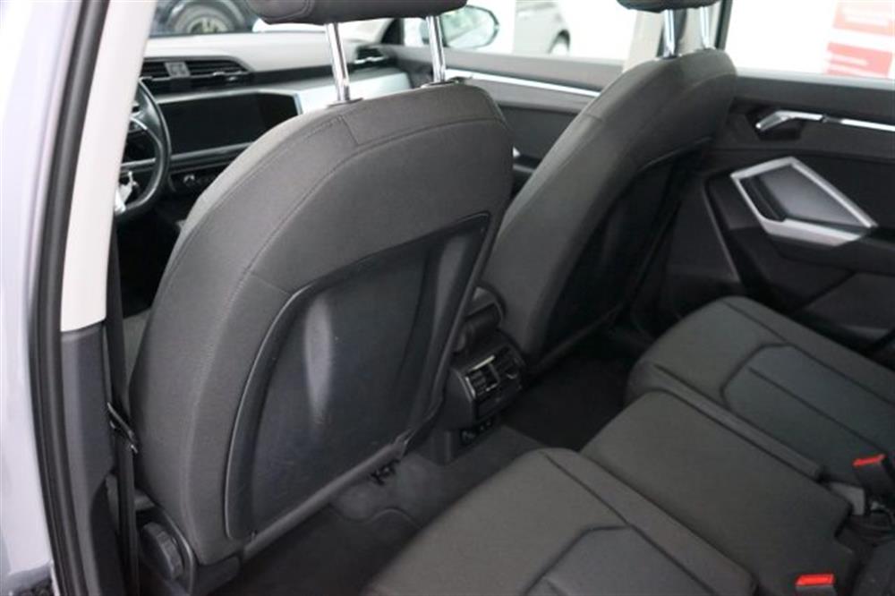 Q3   Q3 35 TDI S tronic Busi