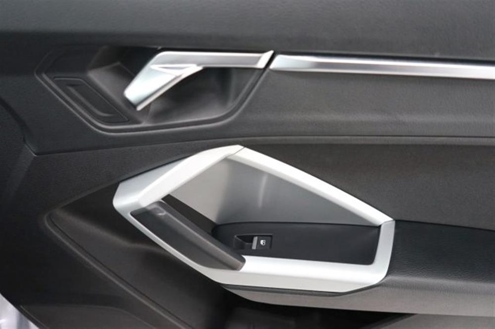 Q3   Q3 35 TDI S tronic Busi
