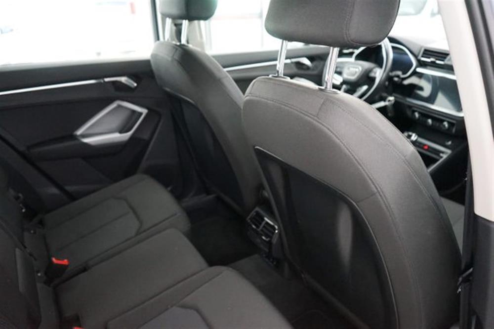 Q3   Q3 35 TDI S tronic Busi