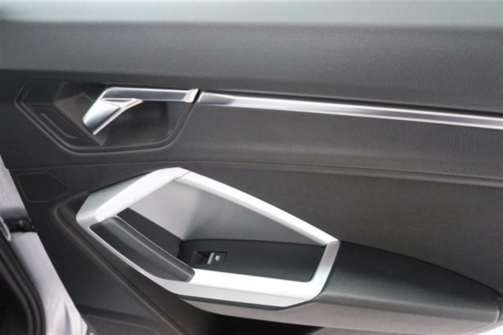 Q3   Q3 35 TDI S tronic Busi