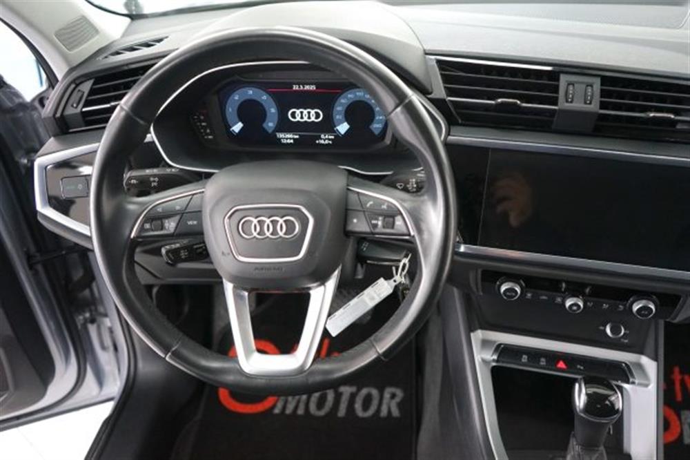 Q3   Q3 35 TDI S tronic Busi