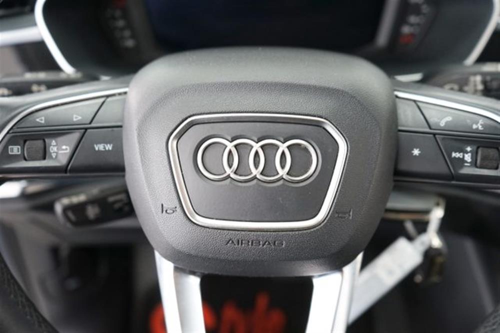 Q3   Q3 35 TDI S tronic Busi