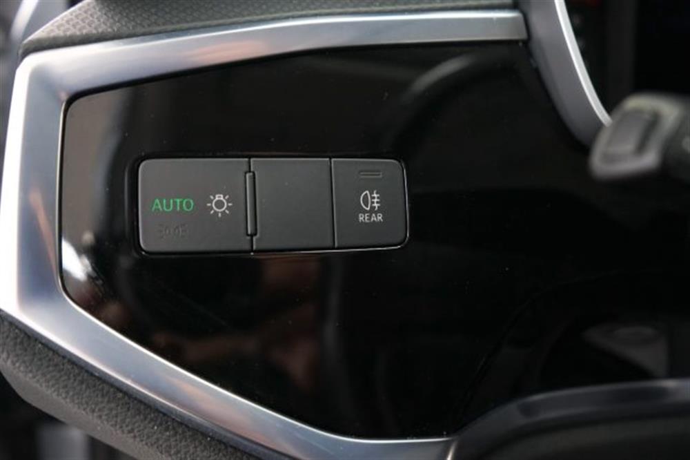 Q3   Q3 35 TDI S tronic Busi