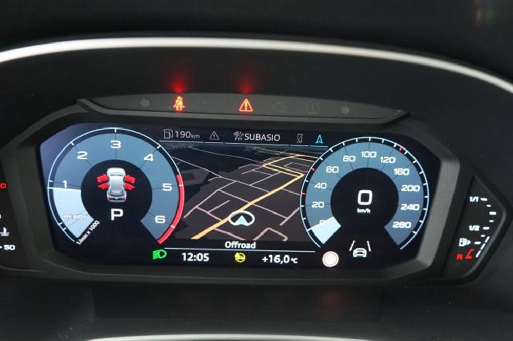 Q3   Q3 35 TDI S tronic Busi