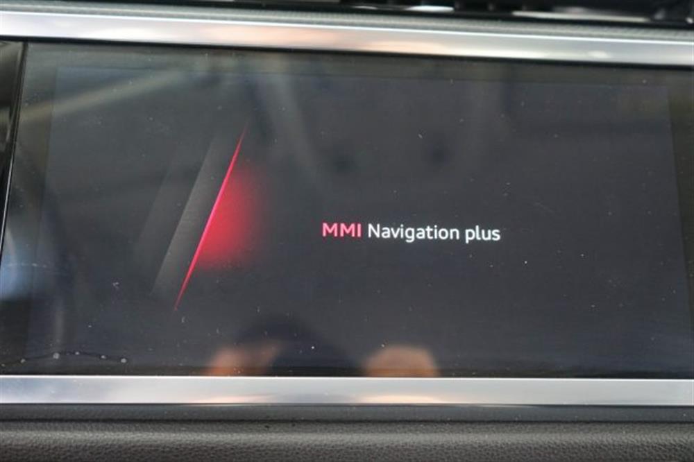 Q3   Q3 35 TDI S tronic Busi