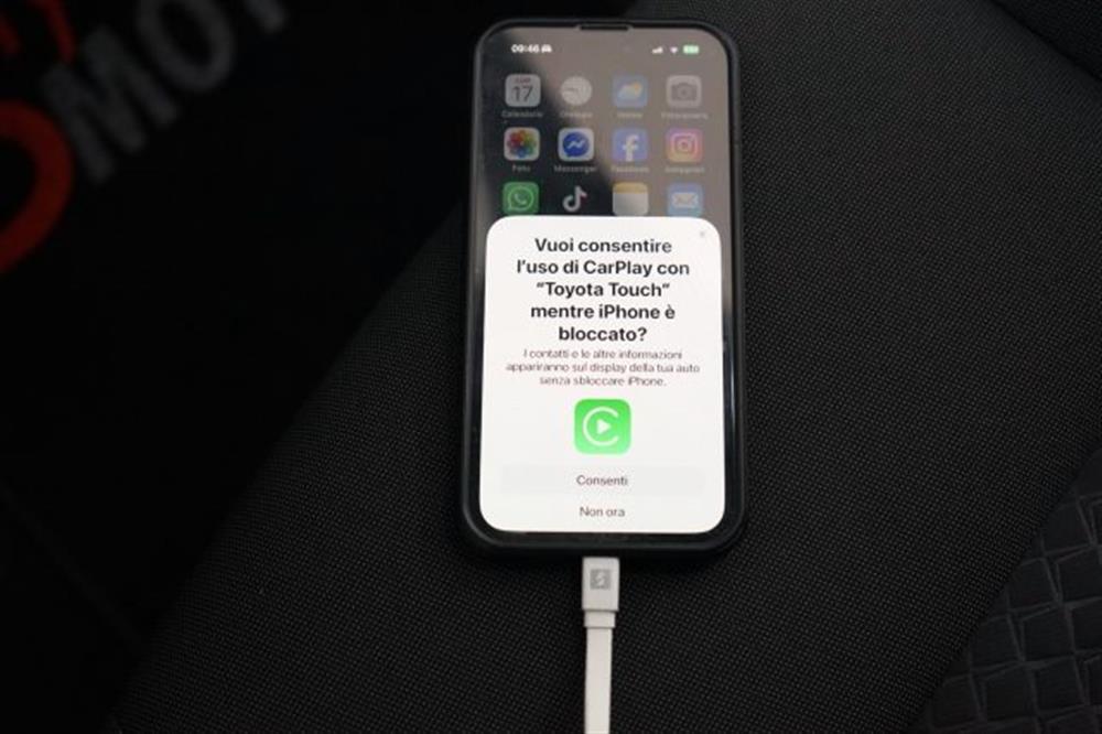 C-HR C-HR 1.8 Hybrid E-CVT Bus