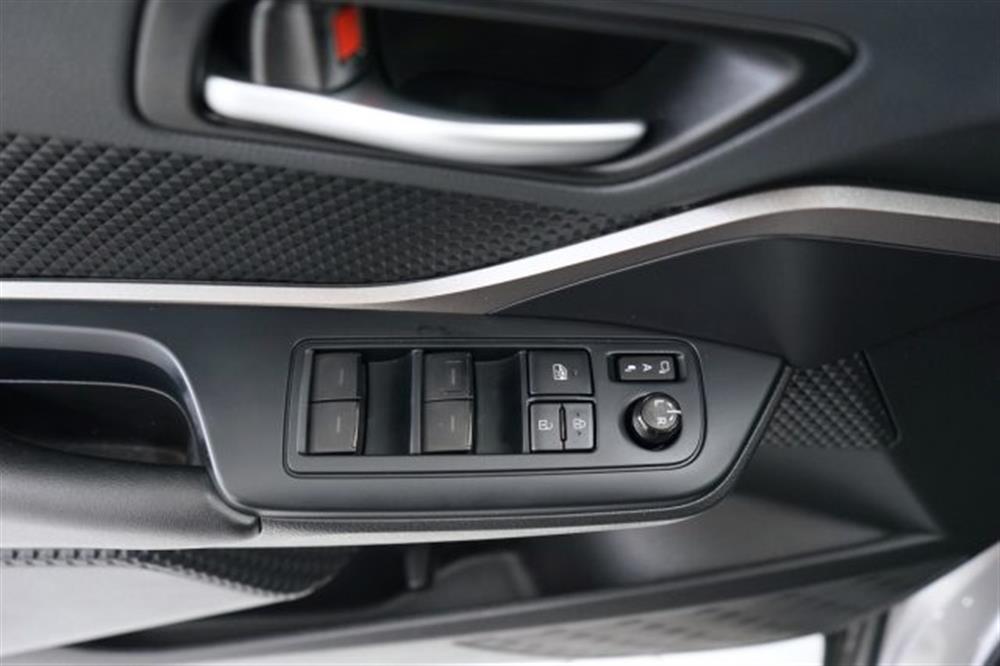 C-HR C-HR 1.8 Hybrid E-CVT Bus