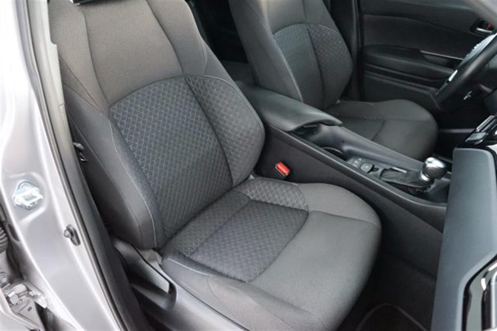 C-HR C-HR 1.8 Hybrid E-CVT Bus