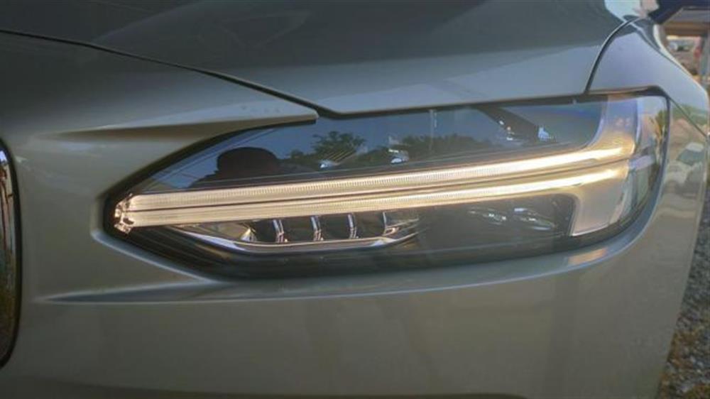 S90   S90 D3 Momentum 17.000KM