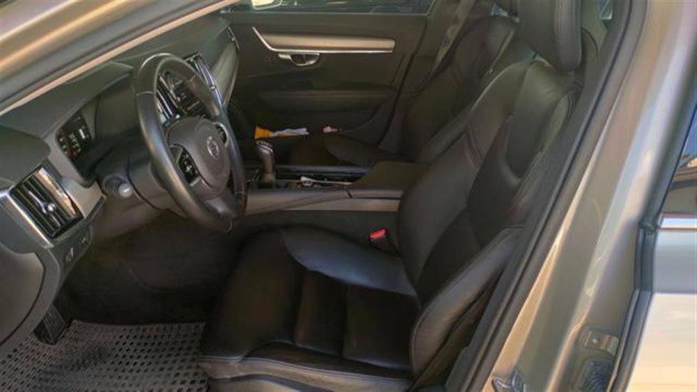 S90   S90 D3 Momentum 17.000KM