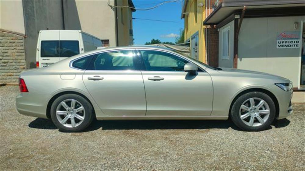 S90   S90 D3 Momentum 17.000KM
