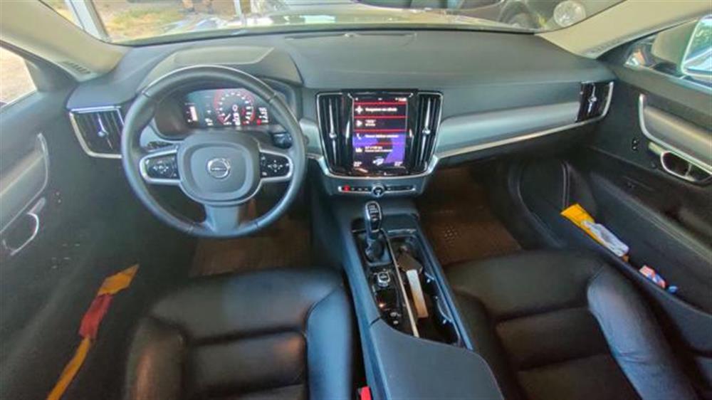 S90   S90 D3 Momentum 17.000KM