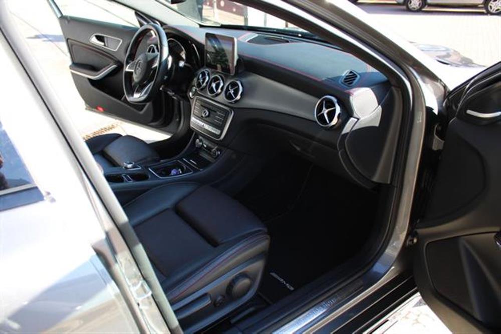 GLA 220 GLA 220 d 4Matic Premium AMG