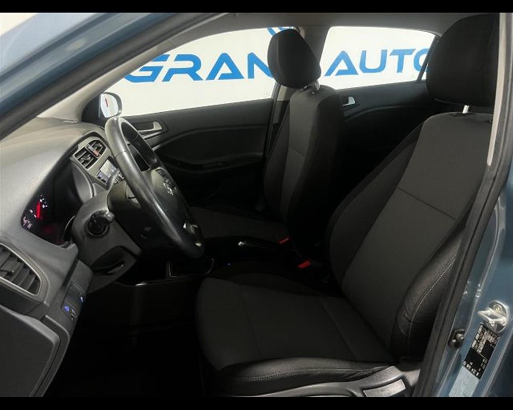 i20   i20 II -  1.2 mpi Connec