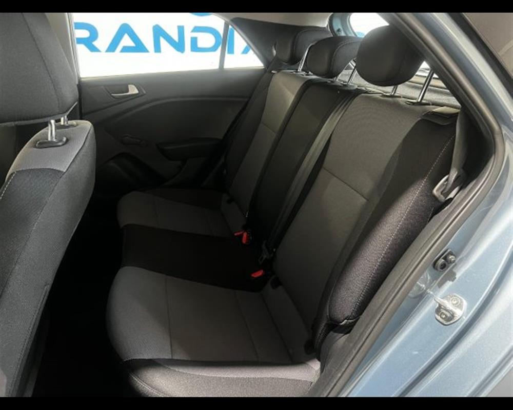 i20   i20 II -  1.2 mpi Connec