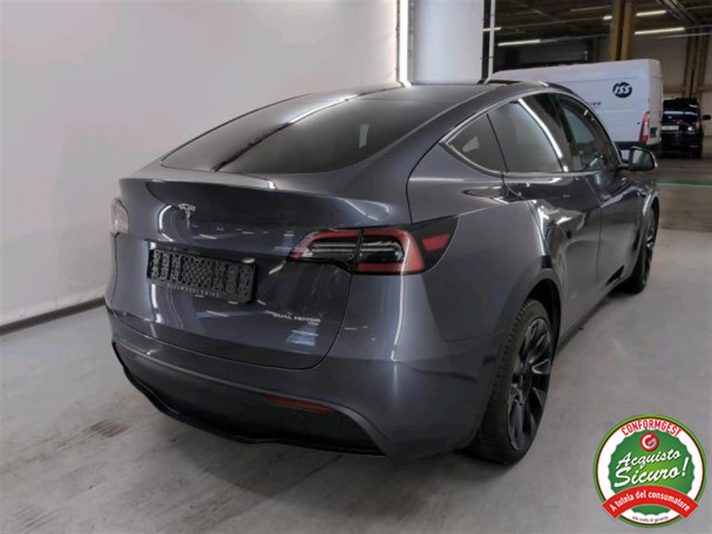 Model Y   Model Y Long Range AWD