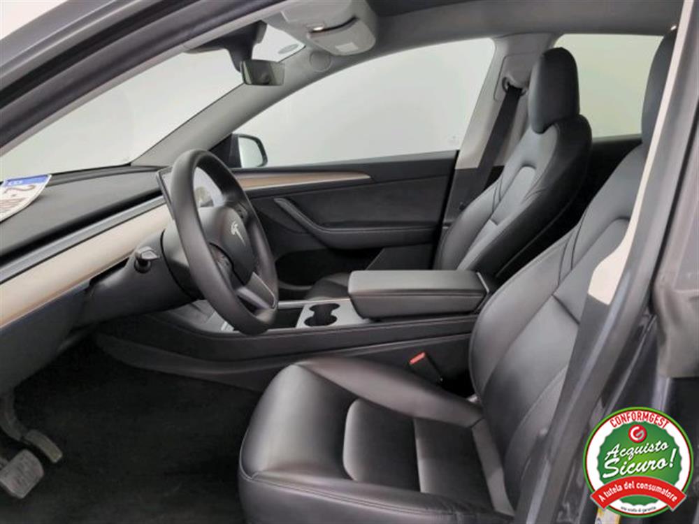 Model Y   Model Y Long Range AWD