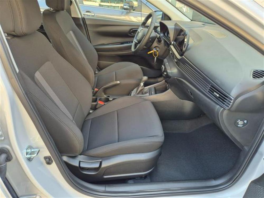 i20   i20 1.2 MPI MT Connectli