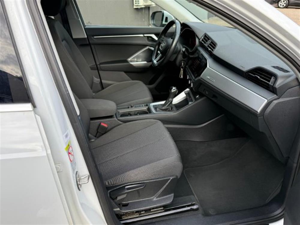 Q3   Q3 35 TDI S tronic Busi