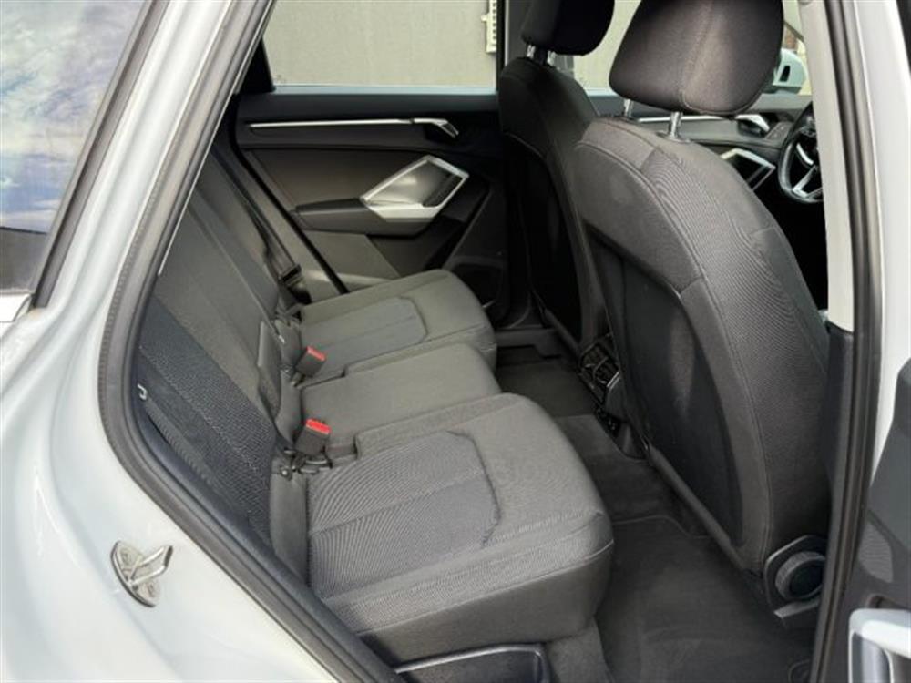 Q3   Q3 35 TDI S tronic Busi