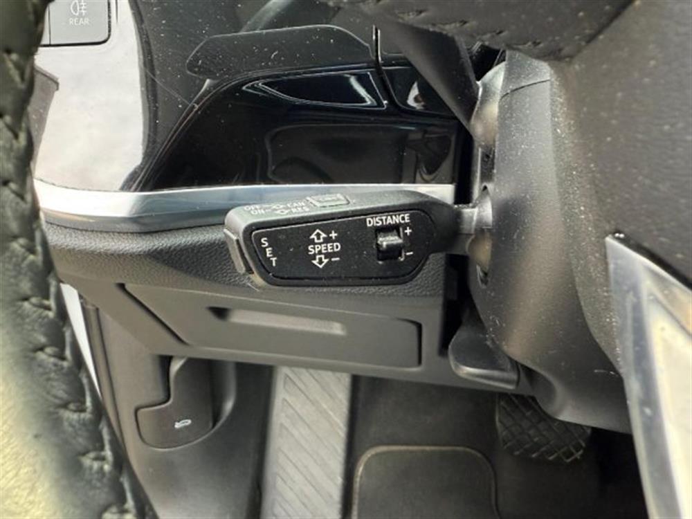 Q3   Q3 35 TDI S tronic Busi