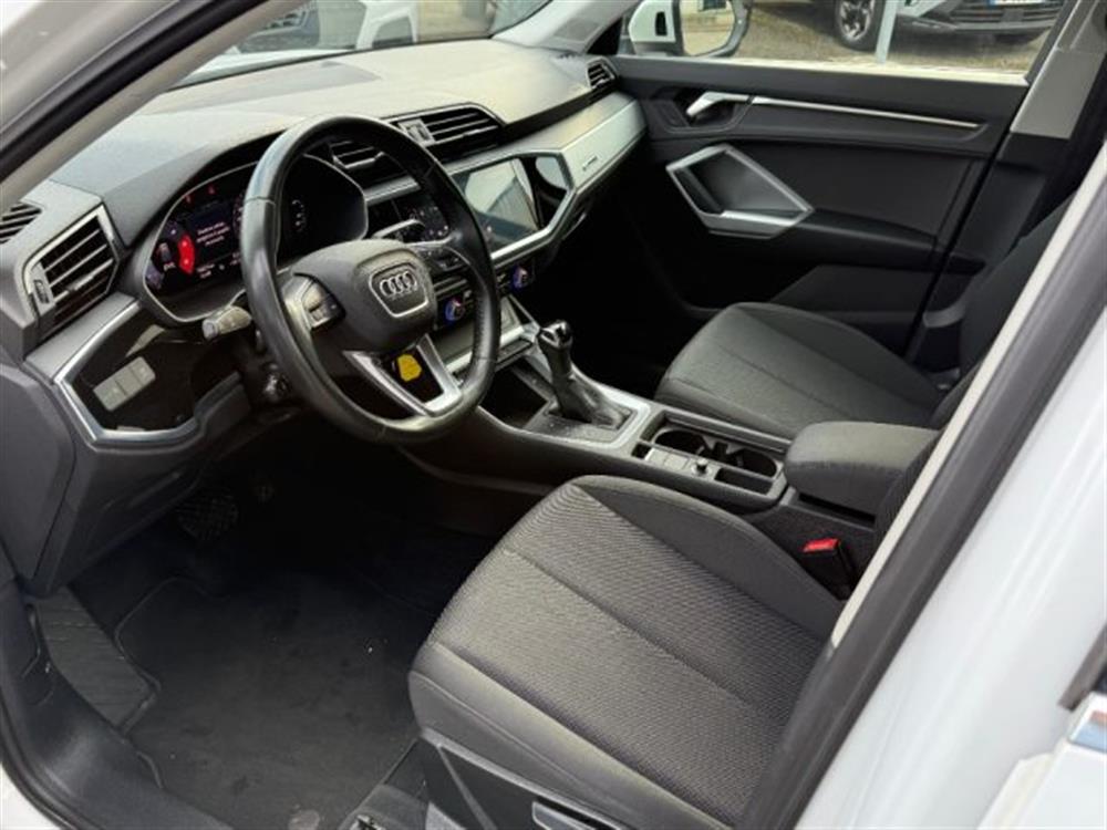 Q3   Q3 35 TDI S tronic Busi