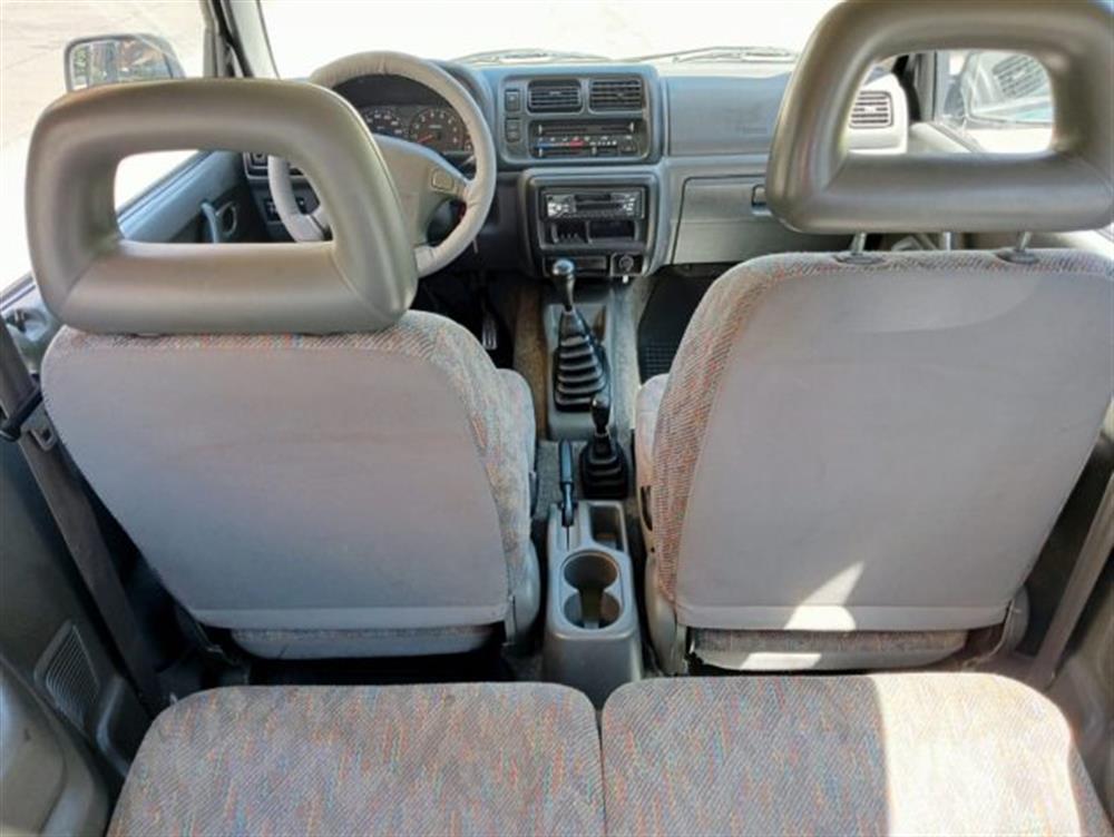 Jimny   Jimny 1.3i 16V cat 4WD JLX