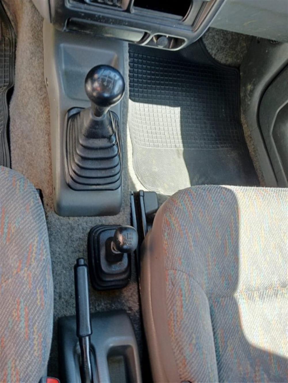 Jimny   Jimny 1.3i 16V cat 4WD JLX