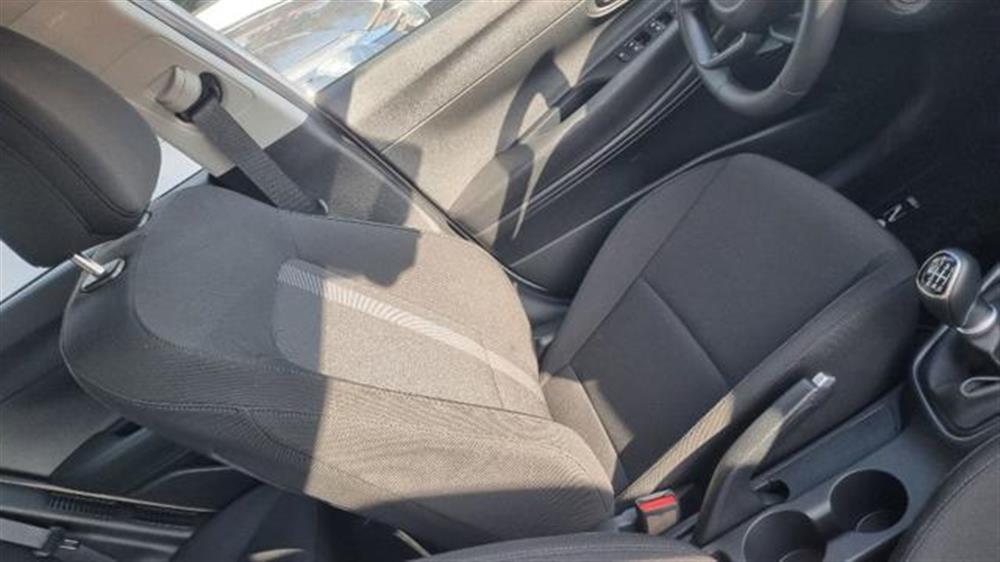 i20   i20 1.0 T-GDI 48V  Conne