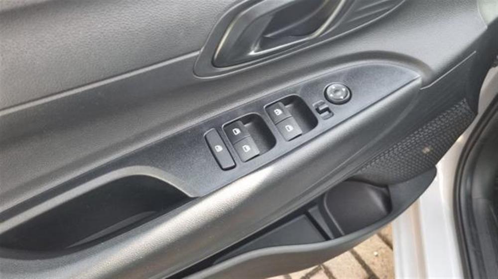 i20   i20 1.0 T-GDI 48V  Conne