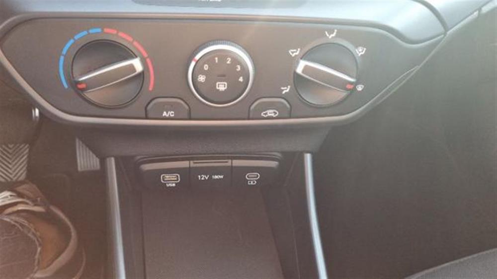 i20   i20 1.0 T-GDI 48V  Conne