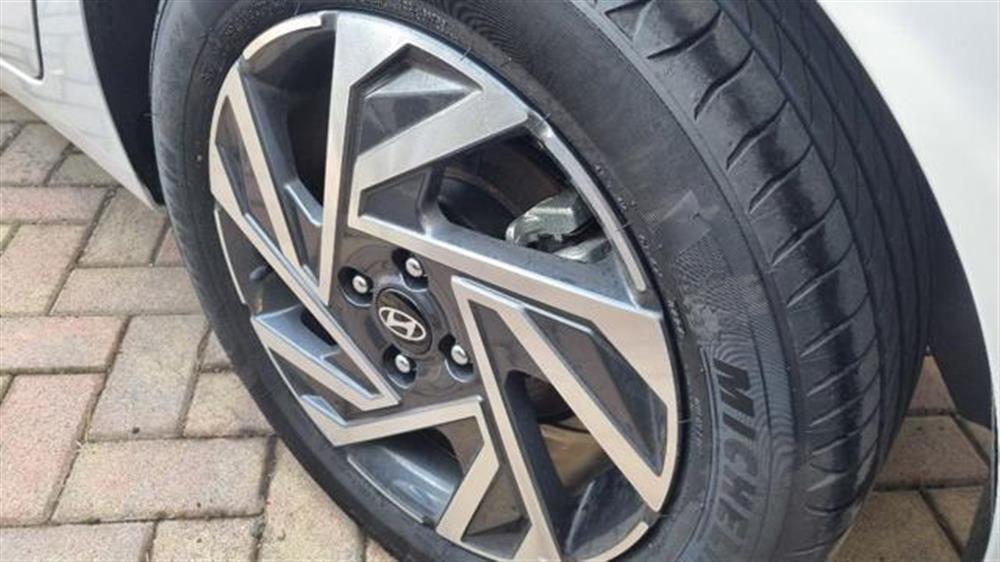 i20   i20 1.0 T-GDI 48V  Conne