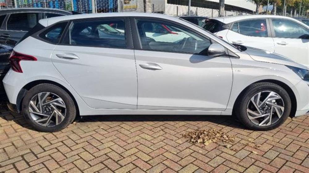 i20   i20 1.0 T-GDI 48V  Conne