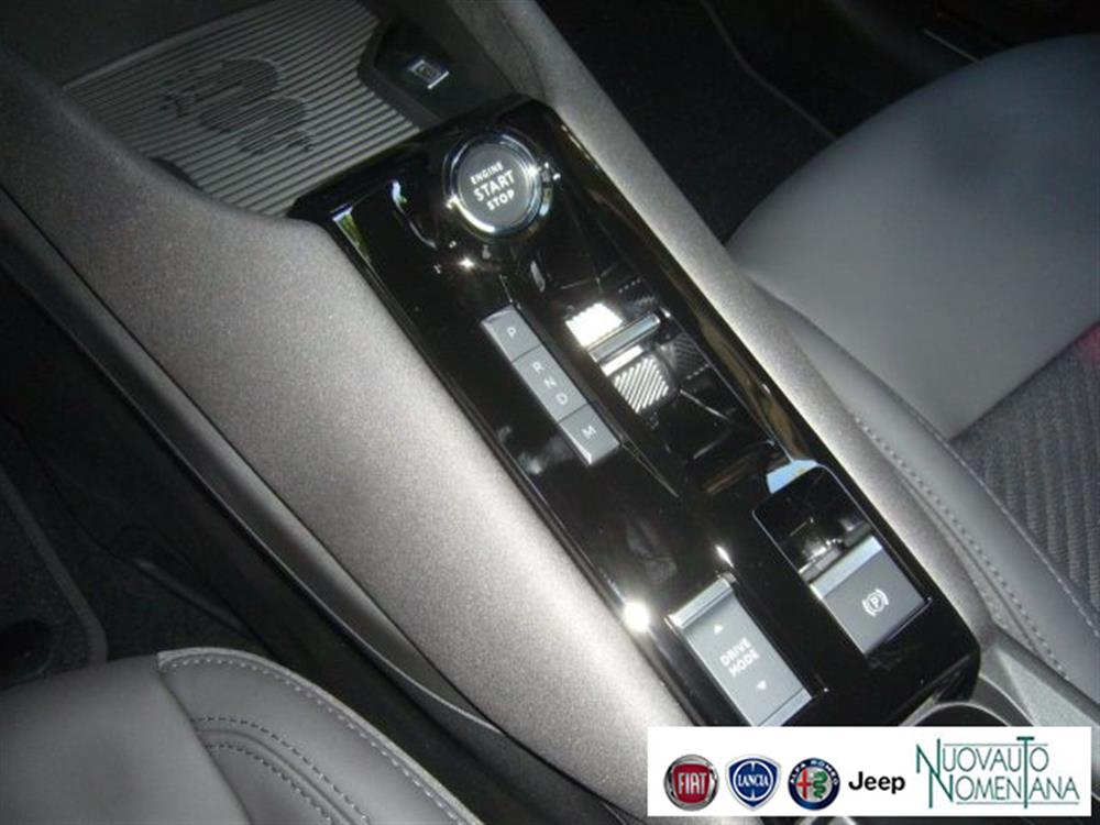 Junior   Junior 1.2 136 CV Hybrid eD