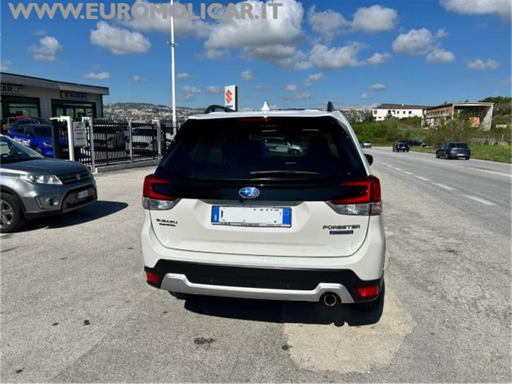 Forester   Forester 2.0 e-Boxer Premium
