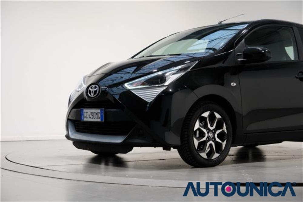 Aygo   Aygo CONNECT 1.0 VVT-i 72
