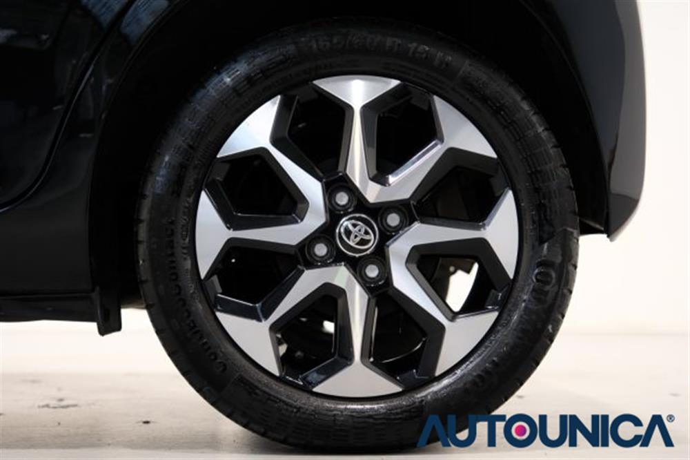 Aygo   Aygo CONNECT 1.0 VVT-i 72
