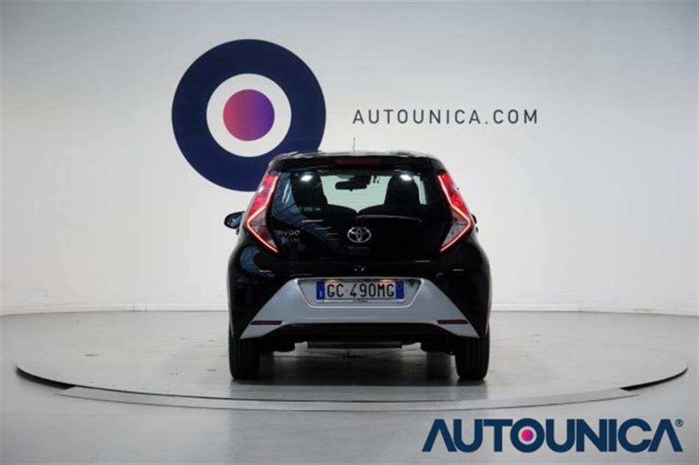 Aygo   Aygo CONNECT 1.0 VVT-i 72