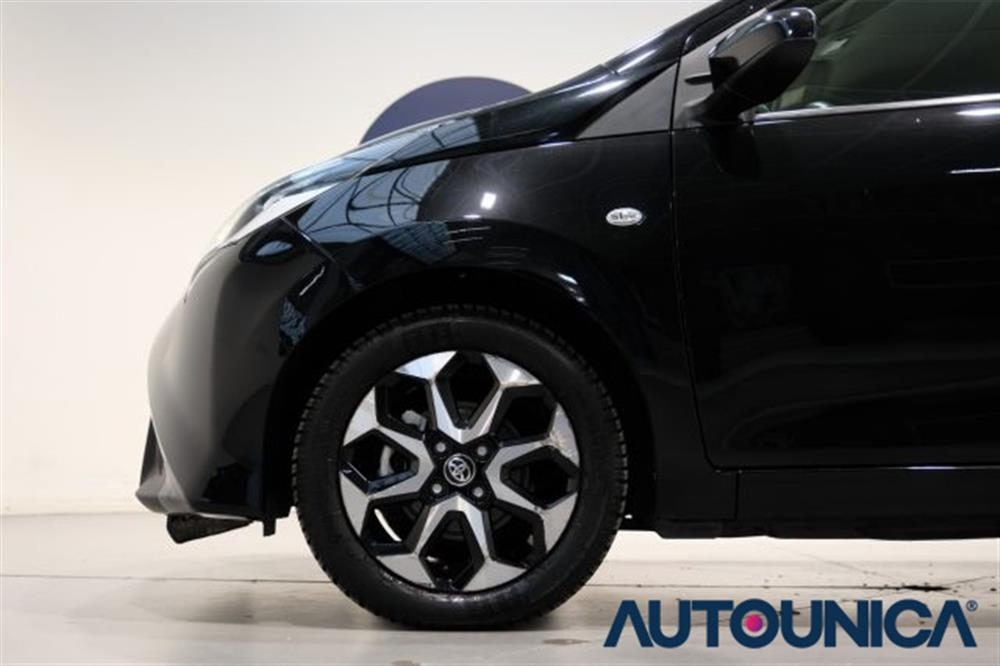 Aygo   Aygo CONNECT 1.0 VVT-i 72
