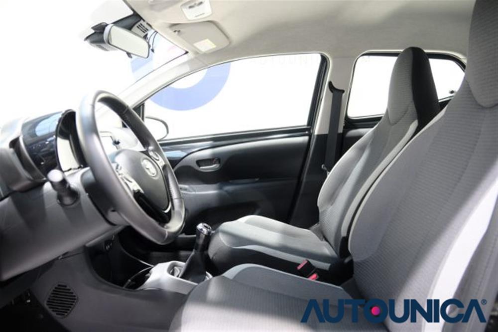 Aygo   Aygo CONNECT 1.0 VVT-i 72