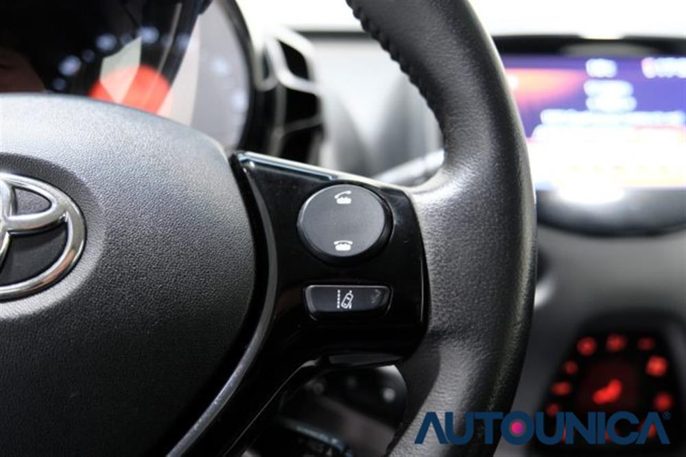 Aygo   Aygo CONNECT 1.0 VVT-i 72