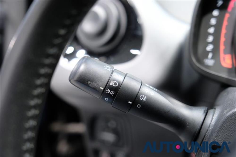 Aygo   Aygo CONNECT 1.0 VVT-i 72