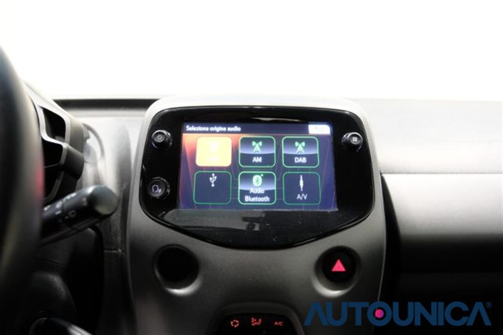 Aygo   Aygo CONNECT 1.0 VVT-i 72