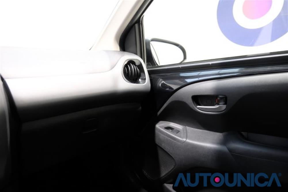 Aygo   Aygo CONNECT 1.0 VVT-i 72