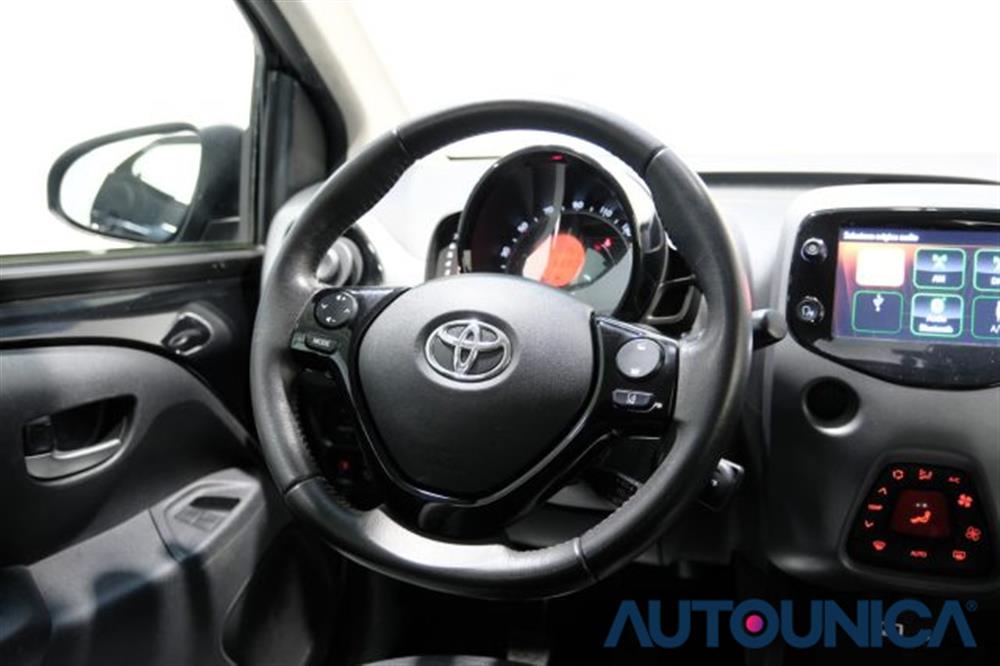 Aygo   Aygo CONNECT 1.0 VVT-i 72