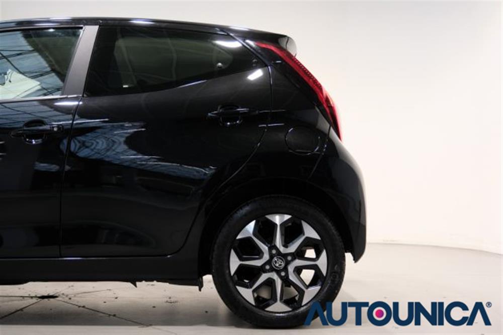 Aygo   Aygo CONNECT 1.0 VVT-i 72