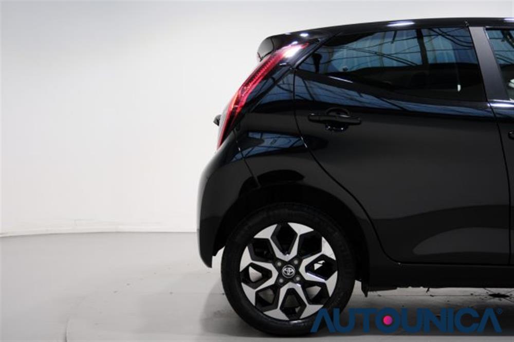 Aygo   Aygo CONNECT 1.0 VVT-i 72