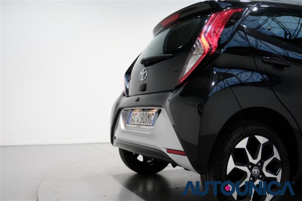 Aygo   Aygo CONNECT 1.0 VVT-i 72